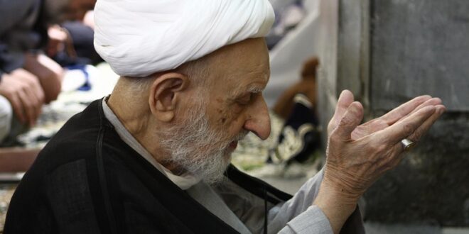 تعقیبات نماز آیت الله بهجت گفتن تسبیحات حضرت زهرا بعد نماز
